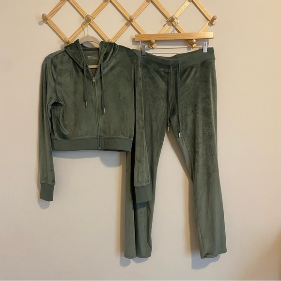 aerie Pants - Aerie Green Velour Lounge Set size Medium